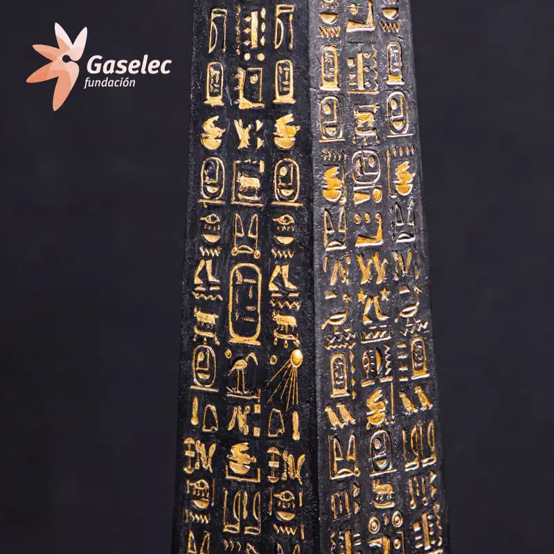 FIGURA EGIPCIA OBELISCO - Imagen 2