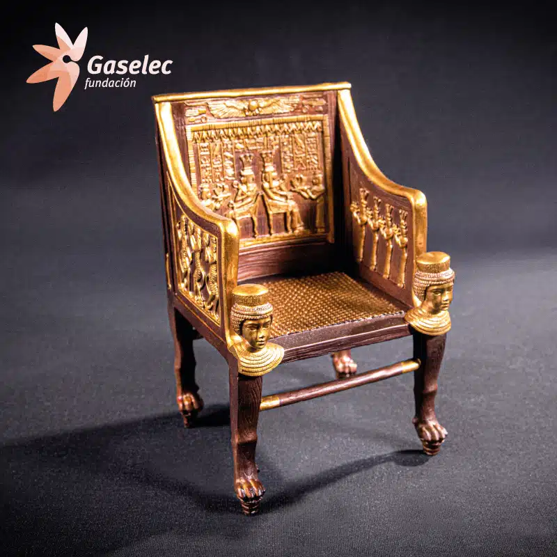 SILLA EGIPCIA DORADA